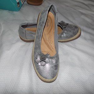 Clark’s Women FEMMES SILVER Slip On Flats SZ 9M
